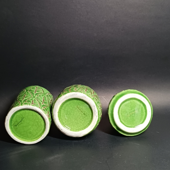 Jade green bud vase with leaf engraving set of 3, Bloomingville - Picture 4 of 5